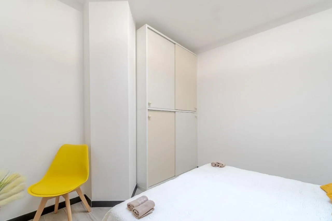 Chiavari Lovely & Cozy Apartment With Terrace 0*,